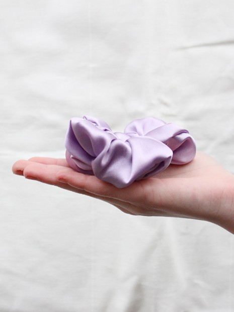 Scrunchie big - lilac sky-Scrunchies-Solunière | ethical silk
