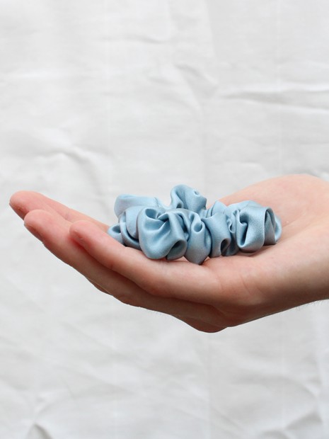 Scrunchie thin - summer sky-Scrunchies-Solunière | ethical silk